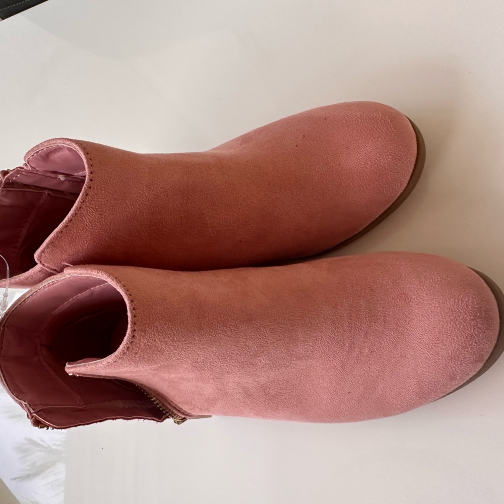 Pink suede girls booties
